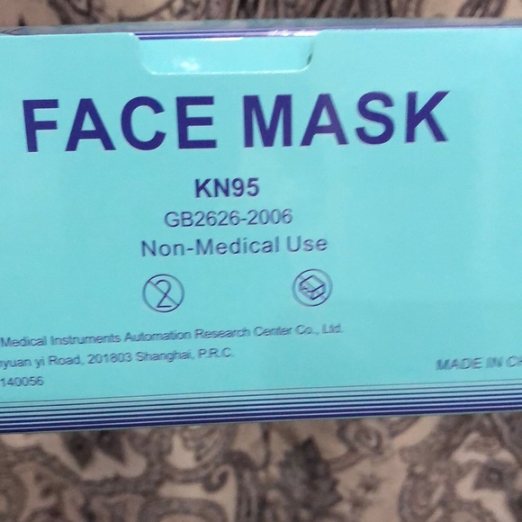 KN95 Face Mask - Picture 1 of 2